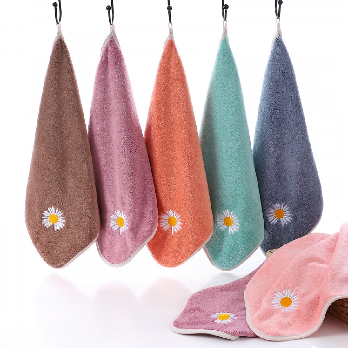 【客製刺繡擦手巾】小雛菊加厚珊瑚絨速乾方巾｜企業禮品訂製 專屬打樣服務